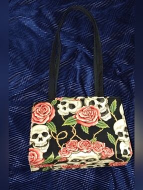 Skull & Rose Small Single Pocket Box Purse With Double Straps